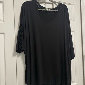 Crisscross 3/4 length sleeve blouse